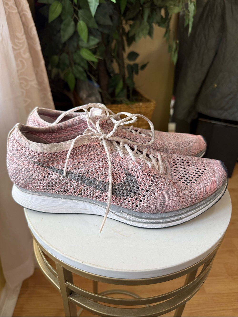 Nike Flyknit Racer Pink Gray 526628-604 Men’s Size 10.5 Running Shoes